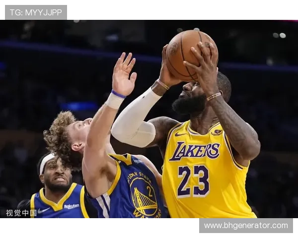 湖人队季前赛逆转勇士 詹姆斯表现强势引领球队取胜 湖人队季前赛逆转勇士 詹姆斯表现强势引领球队取胜