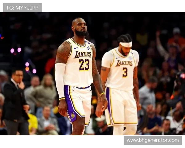 詹姆斯复出领衔湖人新赛季首战迎战勇士，浓眉火力全开力助湖人争胜